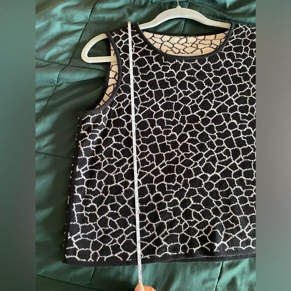 Vintage 90s Black and White Giraffe Print Reversible Sleeveless Sweater Size M - Picture 7 of 7